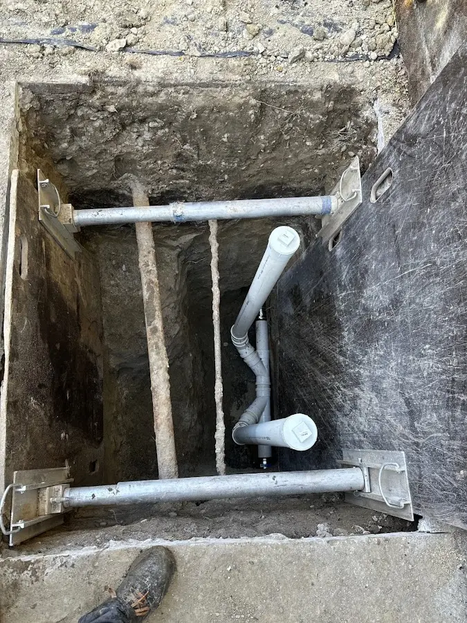 Experienced plumber completing Drain Cleaning work in Garden City